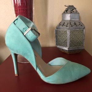 Gorgeous mint green heels